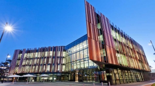 Học bổng tới 40.000 AUD/ 4 năm từ Macquarie University
