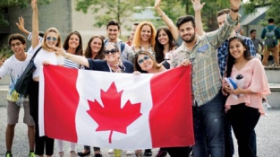 Du học Canada: Thách thức của đại dịch COVID-19 và cơ hội cho học sinh trung học