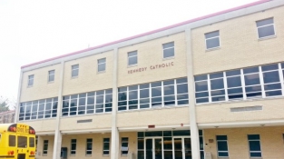 Trường Phổ thông Kennedy Catholic High School