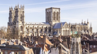 Học bổng Cử nhân và Thạc sĩ 2024 từ University of York và khám phá thành phố đáng sống nhất tại Anh